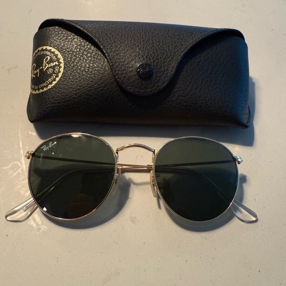 Ray-Ban
Unisex Sunglasses, RB3447 ROUND METAL
